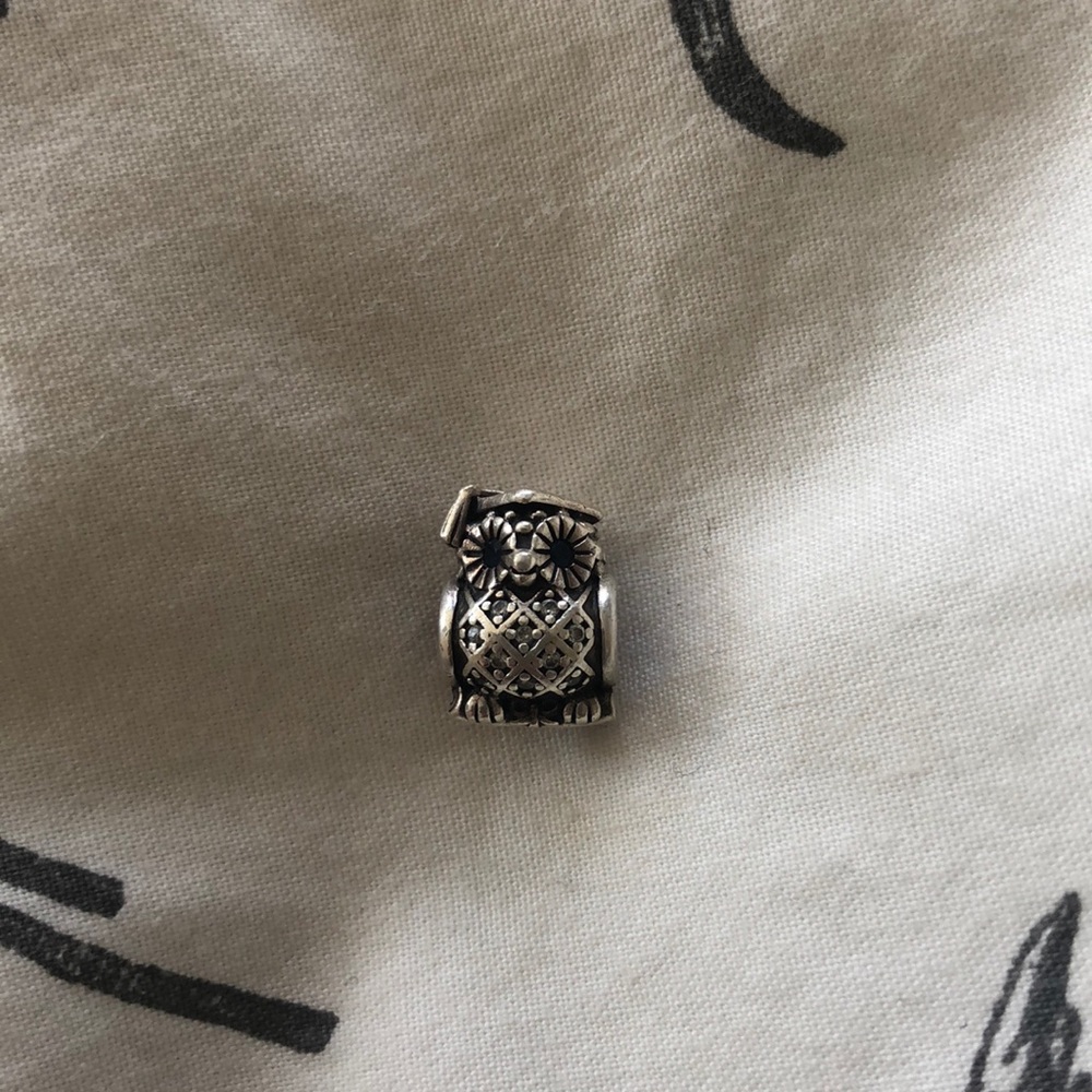 PANDORA GRADUATION CHARM